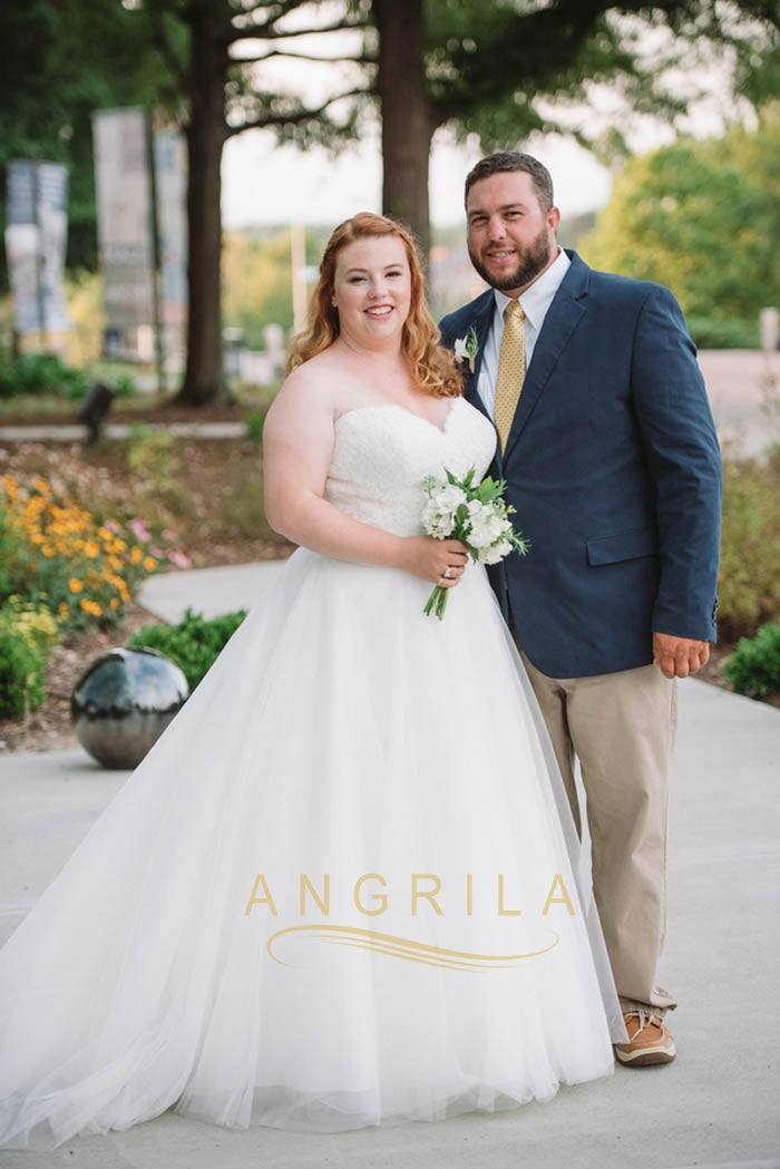 Sweetheart Lace Bodice Plus Size Wedding Dresses