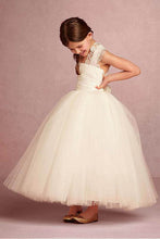 Faddish Tulle Lace Ball Gown for Flower Girls with Lace Appliques