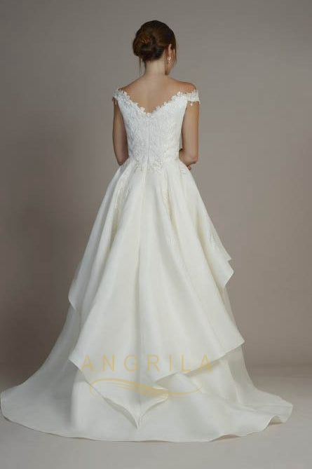 Silk Off-the-Shoulder Ball Gown Wedding Dresses with Lace Appliques