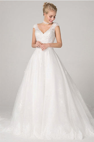 Ball-Gown/Princess V-neck Long Train Tulle Wedding Dress with Lace