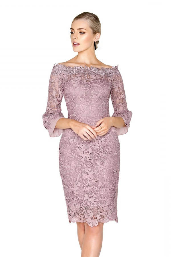 Sheath/Column Off-the-Shoulder Short Mother of the Bride Dress with Lace Appliques