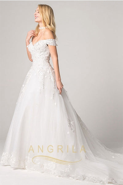 Ball-Gown Off-the-Shoulder Chapel Train Lace Wedding Dress with Lace Appliques