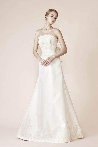 A-Line/Princess Strapless Chapel Train Wedding Dress with Bow(s)