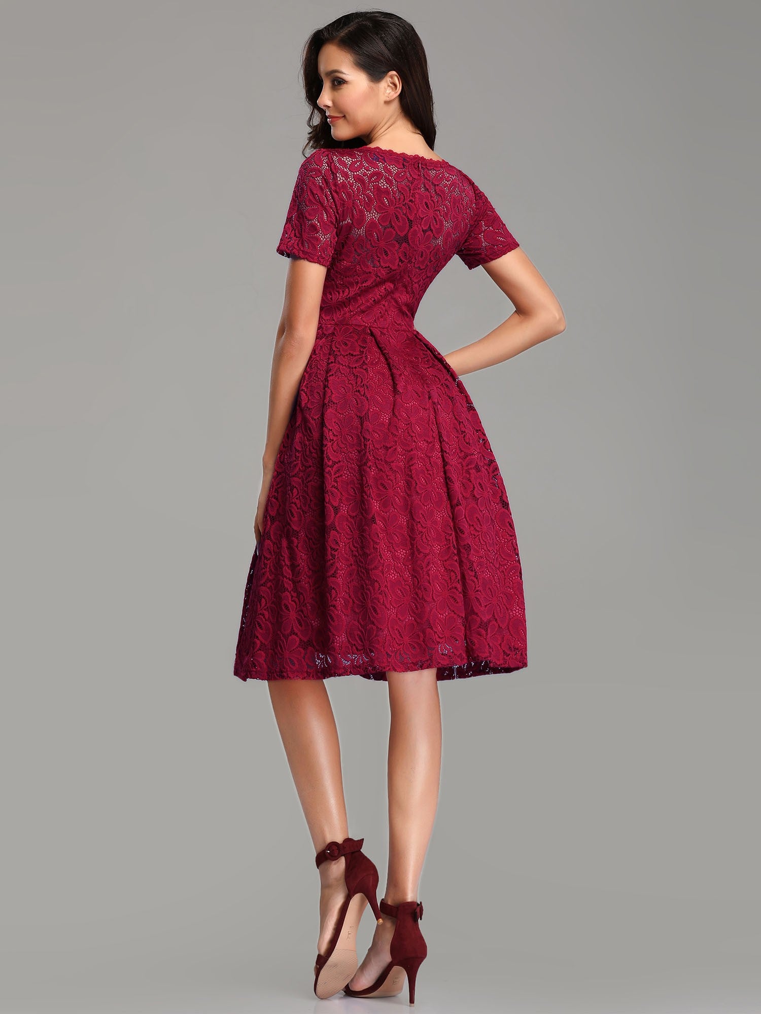 Burgundy A-Line/Princess Lace Short Bridesmaids Dresses