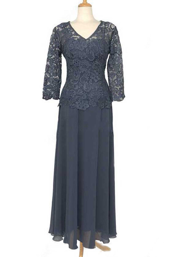 A-Line/Princess Floor-Length Lace Long Sleeves V-neck Mother of the Bride Dresses