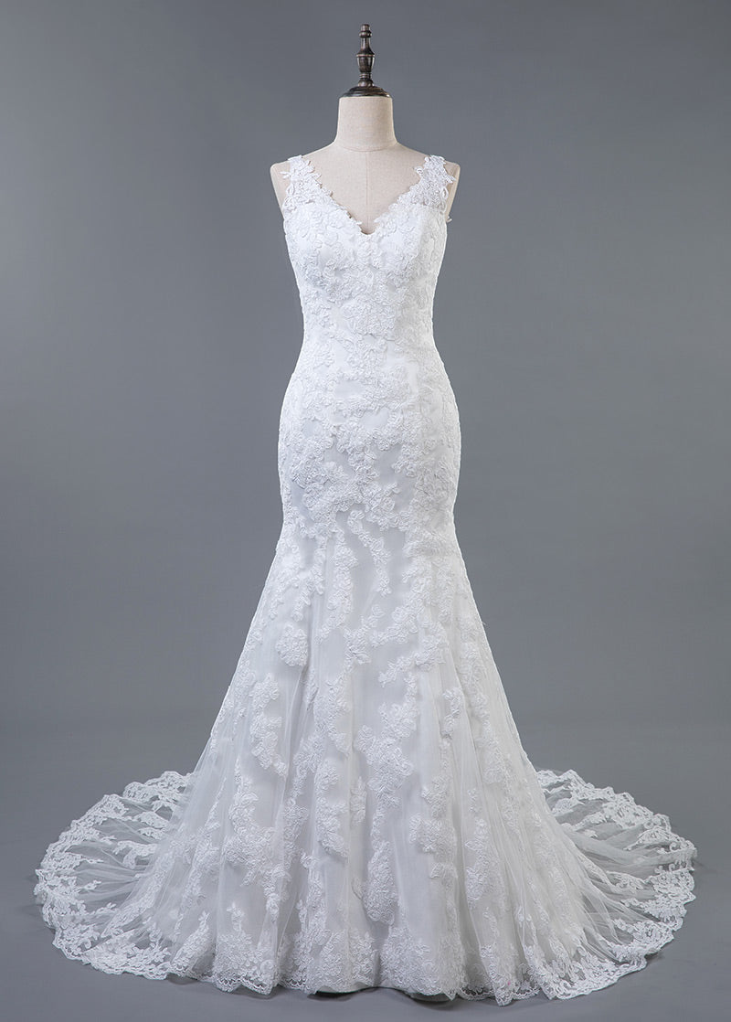 Trumpet/Mermaid Lace V-neck Sweep Train Wedding Dresses