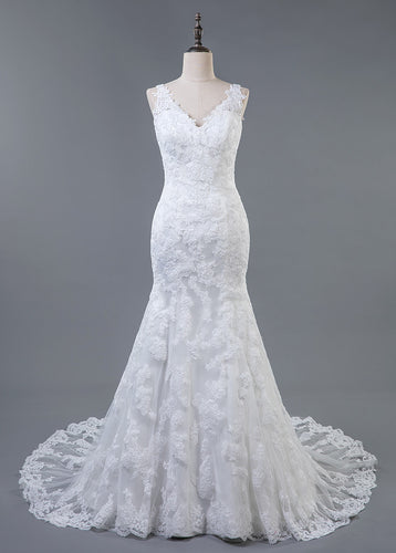 Trumpet/Mermaid Lace V-neck Sweep Train Wedding Dresses