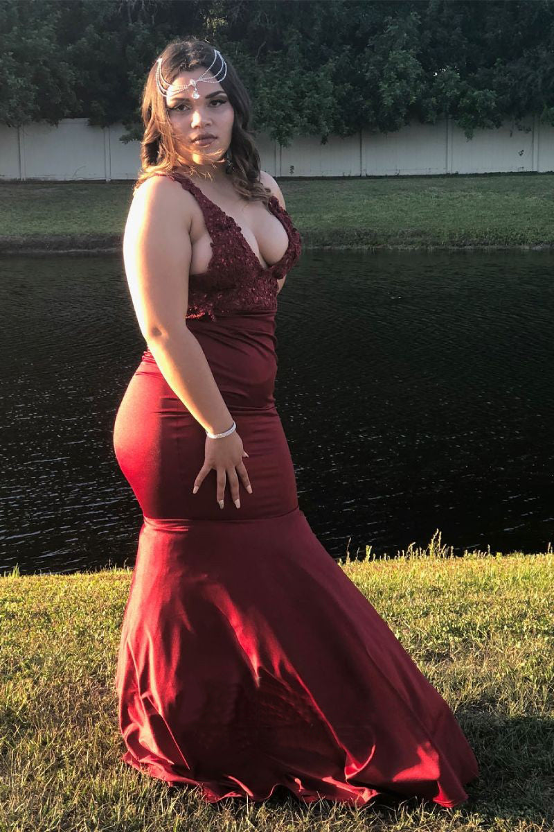 Burgundy Sleeveless Lace Plus Size Prom Dresses