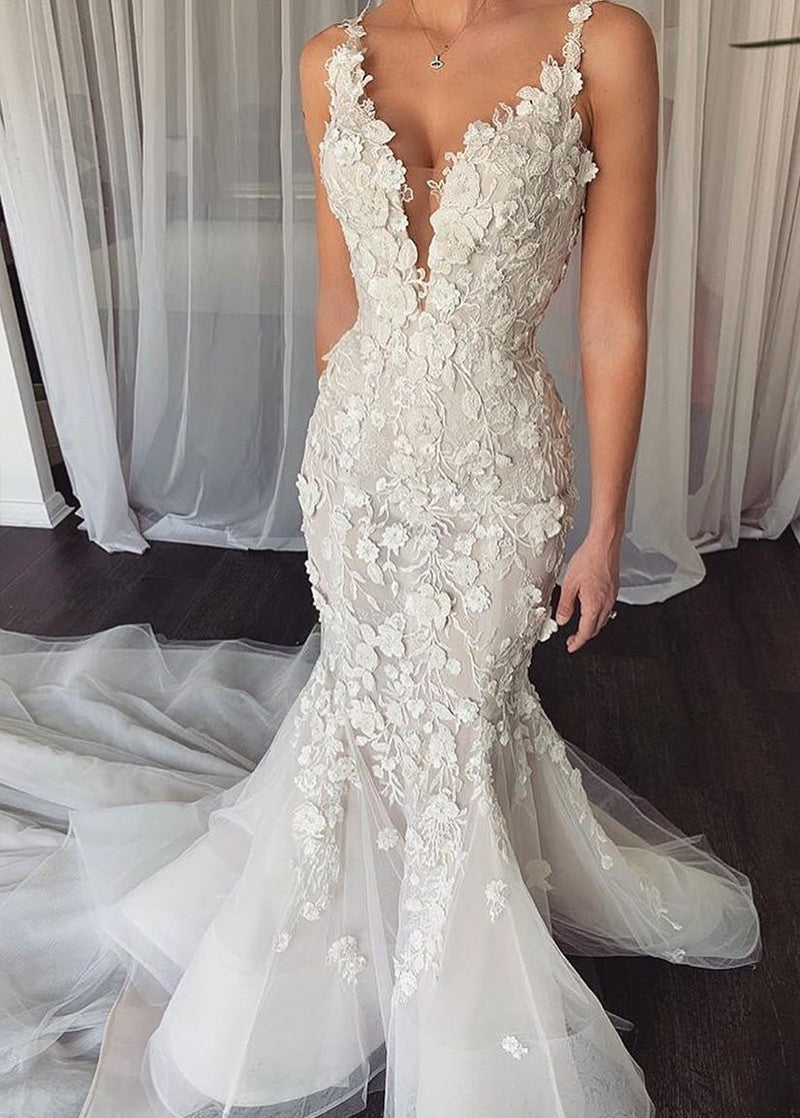 Spaghetti Straps Tulle Appliques Lace V-neck Wedding Dress – Angrila