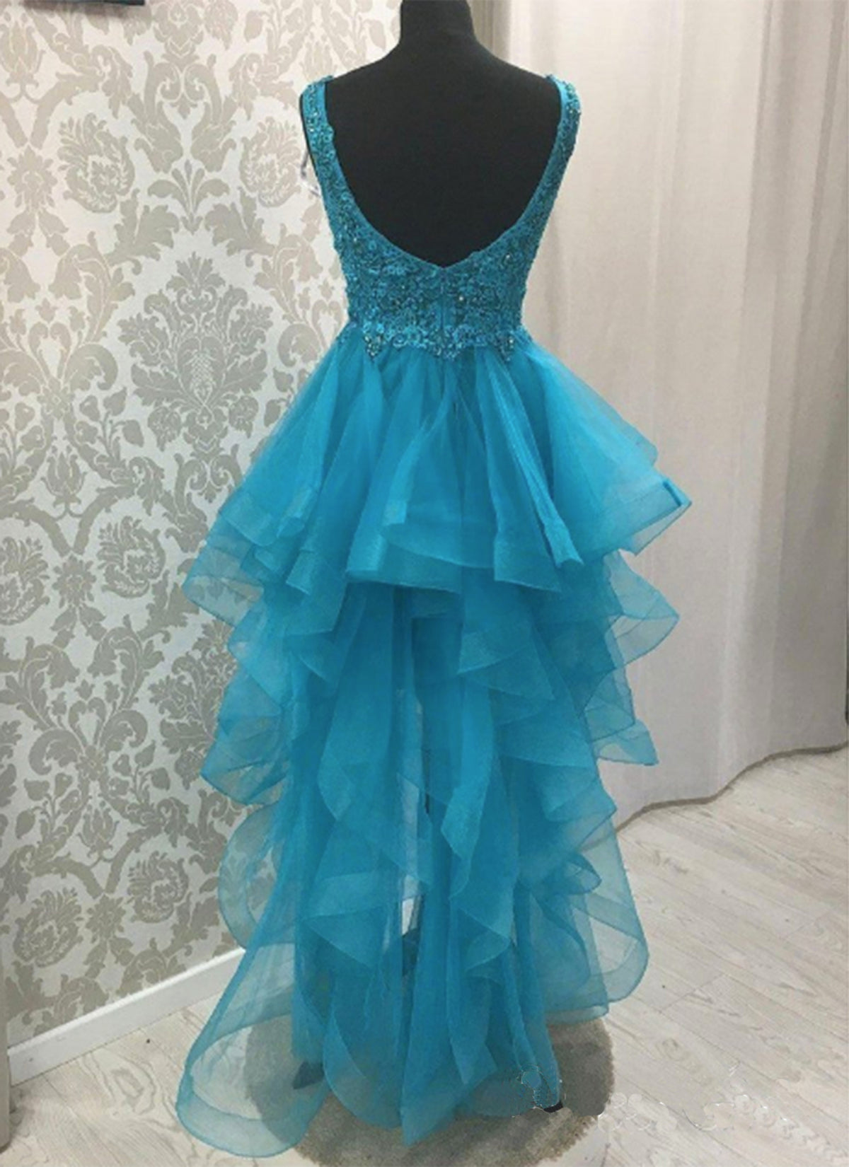 Sexy Asymmetrical V-neck Tulle Prom Dresses