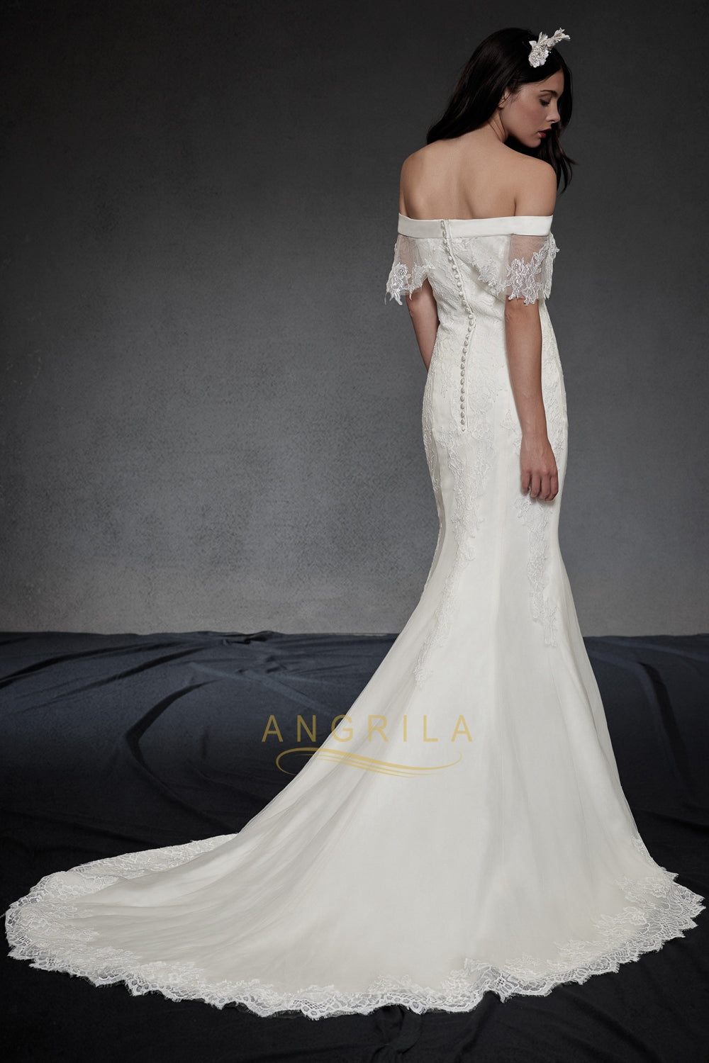 Trumpet/Mermaid Off-the-Shoulder Chapel Train Wedding Dress